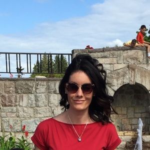 Meet your Posher, Candace